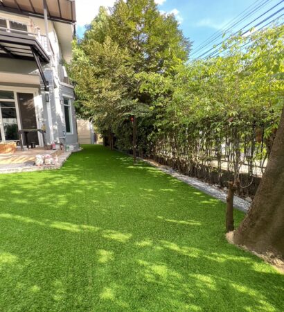 สวนสวยด้วยการ ปูหญ้าเทียม